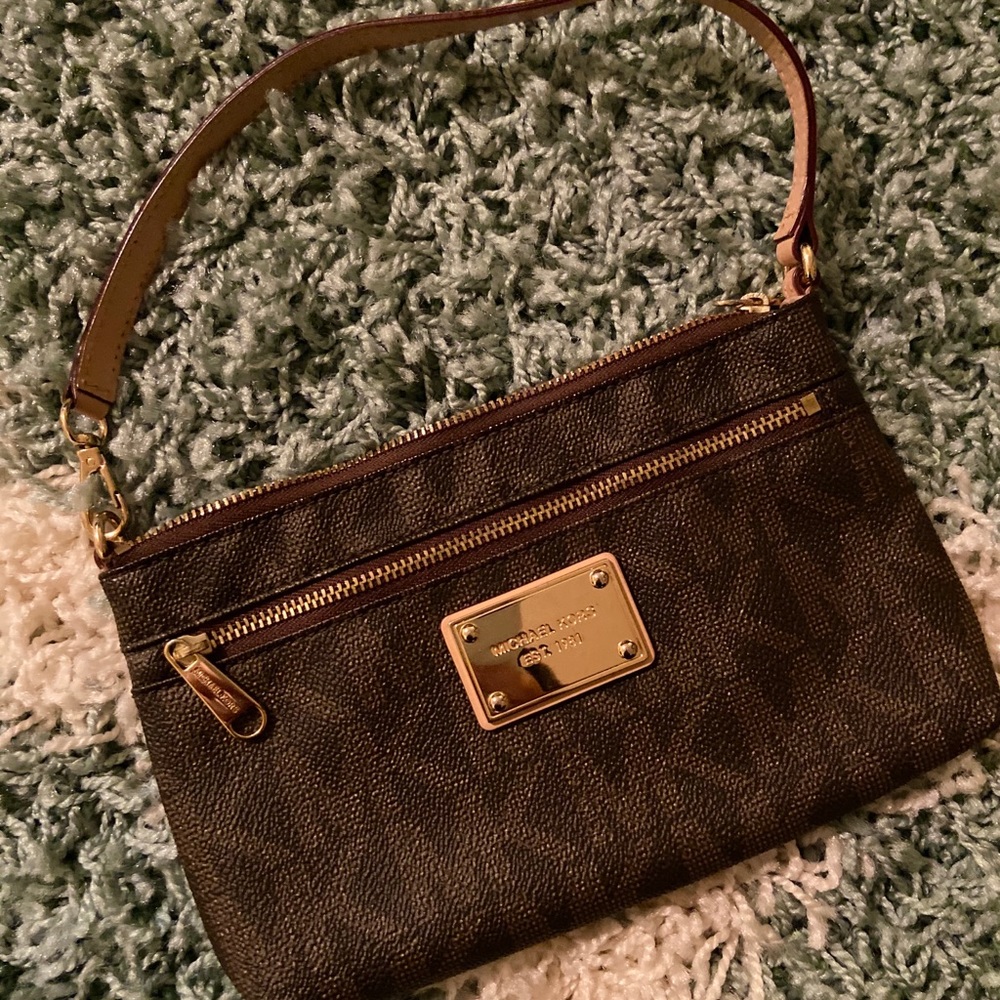 Michael Kors wristlet